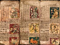 El DVD recoge el códice maya Dresde, adquirido en el Siglo XVII en Viena. ESPECIAL  /