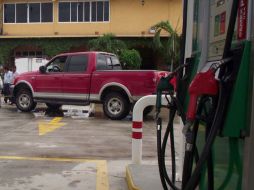 Premium llega a los 10.74 pesos y Diesel 10.36 pesos por litro. ARCHIVO  /