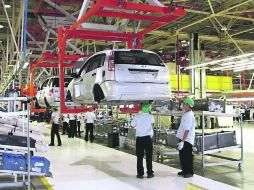 El comercio de autos y autopartes fue de más de dos mil 500 millones de dólares en 2011. ESPECIAL  /