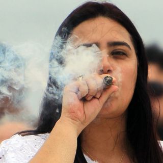 Mantener hábitos nocivos aumenta complicaciones de la menopausia