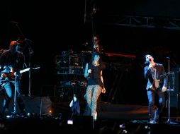 Kinky y la Mala Rodriguez 'bailan hasta quemarse' en uno de los escenarios de Todos Somos rock 01.  /