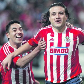 Chivas logra tercer triunfo al hilo al vencer agónicamente a Cruz Azul