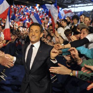 Sarkozy amenaza con retirar a Francia de zona libre de visado