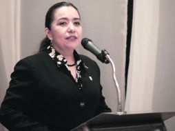 La carrera se ofrece en un plan cuatrimestral de 10 niveles. En la imagen, Carmen Estrada, directora académica de la institución.  /