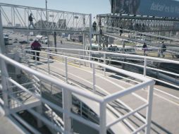 Además de que los puentes peatonales no son suficientes, los existentes carecen de mantenimiento y muchos están mal diseñados  /