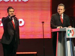 Enrique Peña Nieto tomó protesta como candidato del PRI-PVEM para contender por la Presidencia de la República. NOTIMEX  /