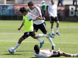 Nestor Araujo (c)  hoy en una sesión de entrenamiento de la Sub-23. MEXSPORT  /