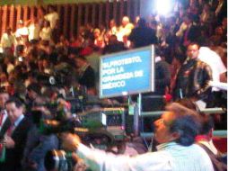 Imagen del teleprompter en el acto de Peña Nieto. TWITTER @Roberto_067  /