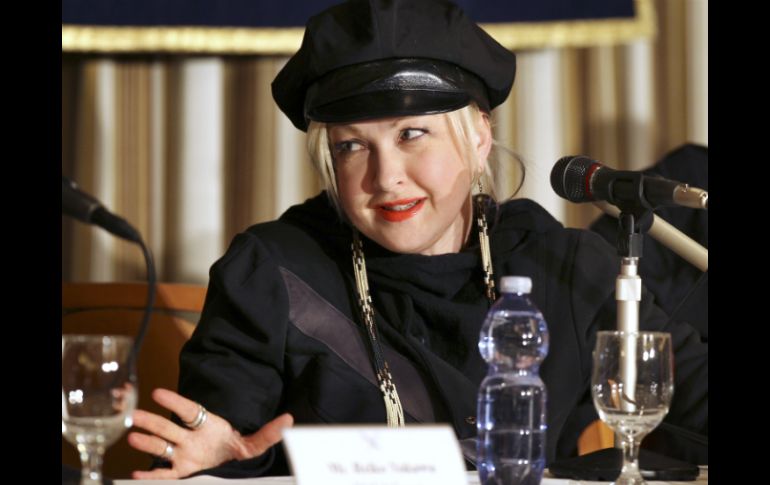 Lauper exhortó el lunes a la gente a que compre artículos procedentes de las zonas asoladas. AP  /