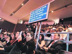 En la imagen un ''teleprompter'' con parte del discurso que leyó el candidato tricolor en su toma de protesta. ESPECIAL  /