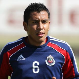 Omar Esparza, cerca de reaparecer con Chivas
