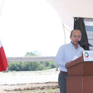 Prevé Calderón meses muy productivos en infraestructura