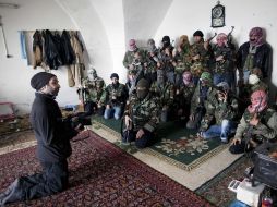 Al menos 230 mil sirios han abandonado sus casas desde el estallido de la violencia en 2011, informa la ONU. AP  /