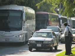 La semana pasada, empresas privadas de transporte que trabajaron para los Juegos Panamericanos protestaron por la falta de pagos.  /