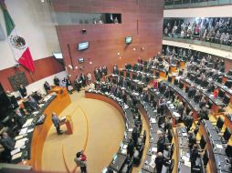 Luego de señalamientos internacionales que destacan el peligro para los periodistas, la Cámara alta legisló al respecto.EL UNIVERSAL  /