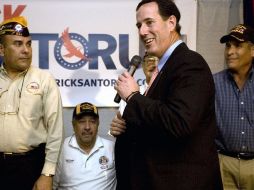 Santorum fue el primer precandidato republicano en llegar a la isla. EFE  /