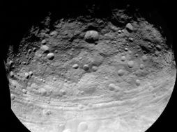 Bautizada como 2012 DA14, esta roca pasará más cerca que muchos satélites comerciales.  ARCHIVO  /