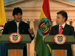 El presidente de Bolivia, Evo Morales (i), y su homólogo colombiano, Juan Manuel Santos (d). EFE  /