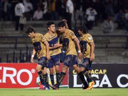 Pumas encontró el gol ante el Isidro Metapán pero perdió a Darío Verón. EFE  /