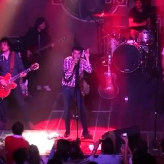 Los Bunkers hacen vibrar a los tapatíos