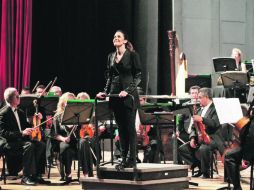 La directora Alondra de la Parra repite concierto el domingo a las 12:30 horas, en el Teatro Degollado.  /