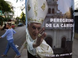 El Papa llegará el día 26 procedente de México a Santiago de Cuba. EFE  /