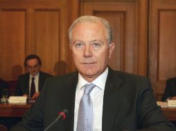 Todos los bancos tomaron parte en la más grande reestructuración de la deuda, dijo el titular del Banco Central en Atenas. ARCHIVO  /