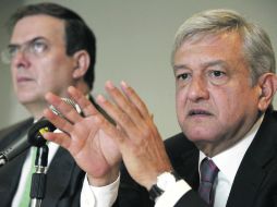 López Obrador (d), en una rueda de prensa conjunta con Marcelo Ebrard, a quien de propone como su secretario de Gobernación. NTX  /