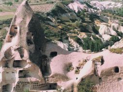 Las formaciones areniscas cónicas de la región de Capadocia han sido habitadas desde épocas milenarias.ESPECIAL  /