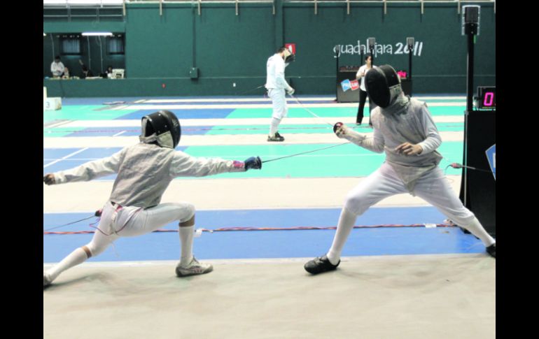 El equipo jalisciense de esgrima para la Olimpiada Nacional está compuesto por 54 deportistas menores de 15 años.  /