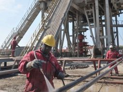 Las exportaciones se duplicaron hasta llegar a siete mil 507 millones de bpd. ARCHIVO  /