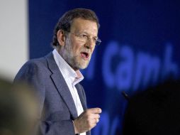 Rajoy, durante el mitin electoral del Partido Popular celebrado en el Polideportivo Ciudad de Cádiz. EFE  /