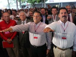 Los aspirantes a senadores Arturo Zamora y Jesús Casillas fueron los más aplaudidos por los militantes.  /