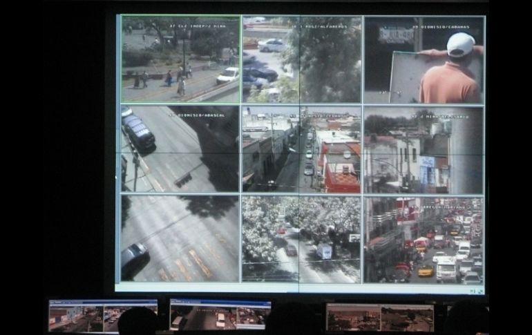 La Secretaría de Seguridad Ciudadana de Guadalajara monitorea la ciudad desde el Cecoe. ARCHIVO  /