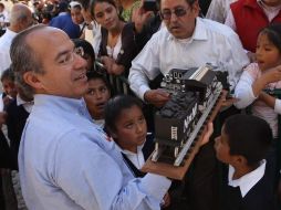 El Presidente Felipe Calderón durante su visita en Michoacán. EFE  /