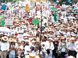 La movilización fue bien vista por la población en general, la cual fue respetuosa de los actos de oración que realizaron. ARCHIVO  /