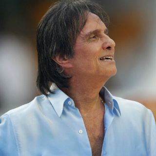 Rendirá Roberto Carlos en concierto un tributo al amor y a la pareja