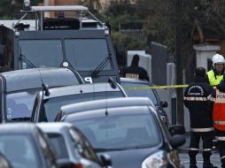 Las autoridades francesas dicen que el sospechoso tiene un arsenal en su departamento.AP  /