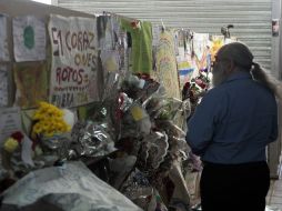 Vista del altar creado por familiares y allegados a las víctimas de un accidente ferroviario. EFE  /