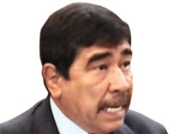 Leobardo Urbina, uno de cuyos asesores deberá pagar por sacar su auto del corralón. ARCHIVO  /