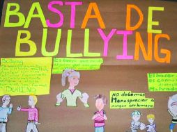Uno de los carteles hechos por estudiantes que fueron publicados en el muro de Facebook de Prevención Delito GDL.ESPECIAL  /