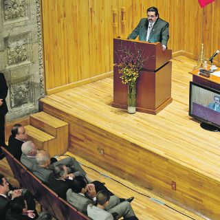 La UdeG librará 2012 con un déficit de 600 MDP