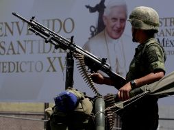En Guanajuato están instalados 30 puestos de control vehicular controlados por militares. AFP  /