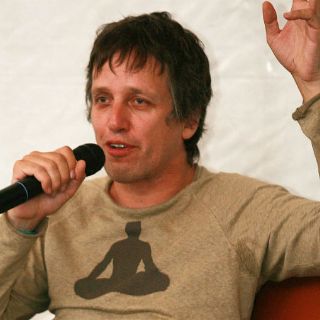 ''La edad de la punzada'' no es la historia de mi vida: Xavier Velasco