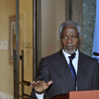 Koffi Annan llega a Moscú para analizar la crisis siria con el Kremlin