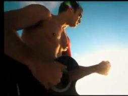 El guitarrista Miguel Angel González no pudo contenerse y lloró en el escenario. ESPECIAL  /