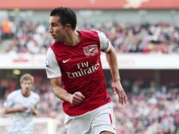 Van Persie, tiene 28 años de edad y es la principal figura de los Gunners. AP  /