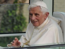 El Papa Benedicto XVI realiza un recorrido en el papamóvil. NOTIMEX  /