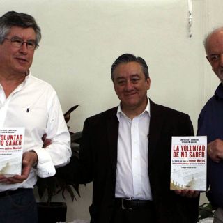 Presentan libro sobre Maciel en medio de vista Papal