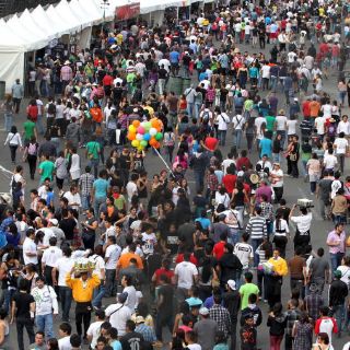 Sekta Core arranca con su ska el segundo día del Vive Latino